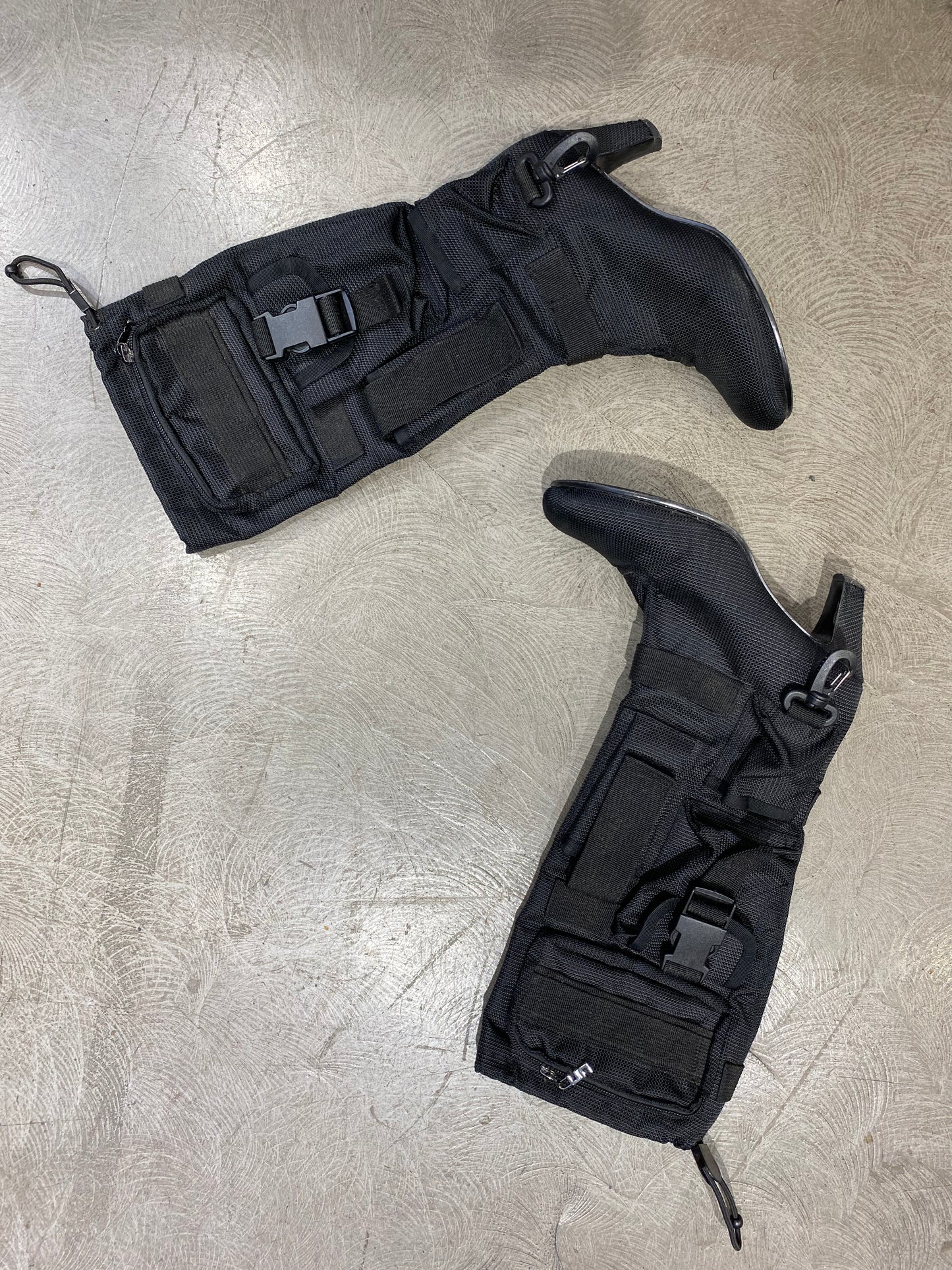 Bottes noires techniques