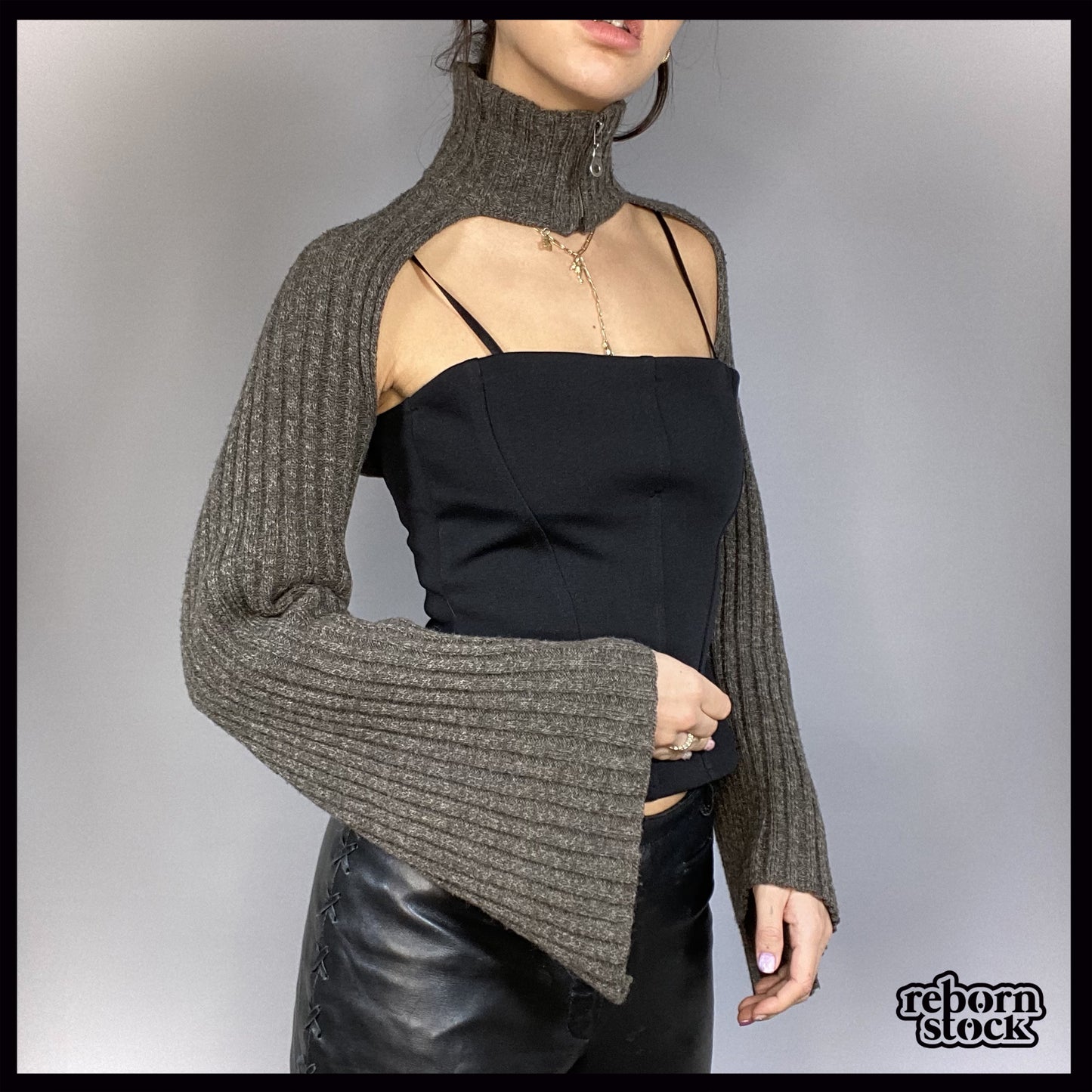 Sarah Pacini collar with long sleeves