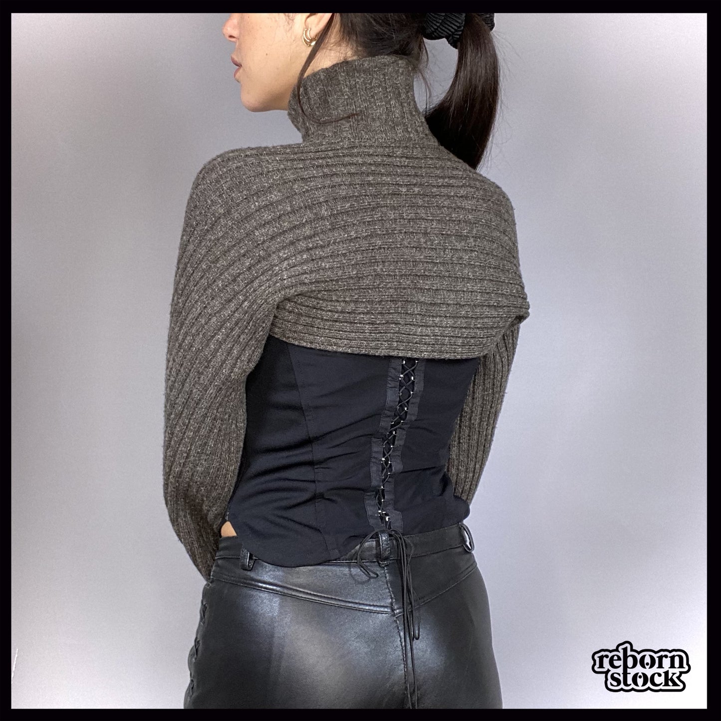 Sarah Pacini collar with long sleeves