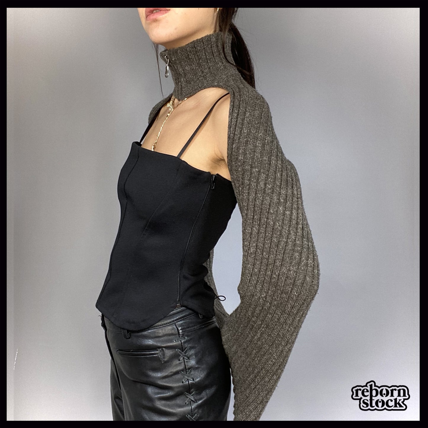 Sarah Pacini collar with long sleeves